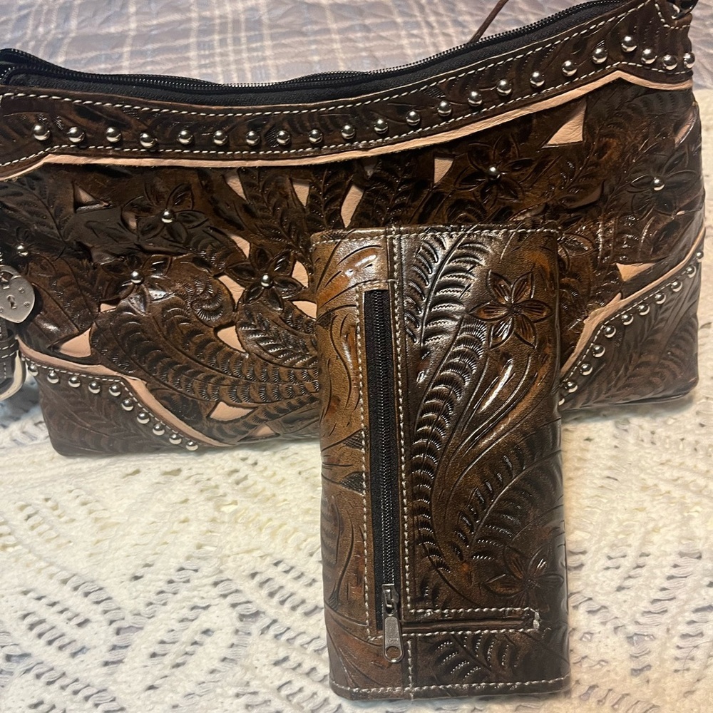 Elegant Brown Embossed Women's Bag Set - Picture 5 of 5